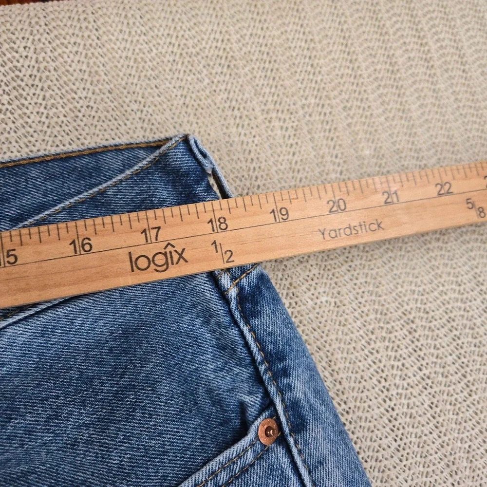 Levis 505 Jeans Mens 38x30 Light Wash Blue Straight Leg Denim Pants Classic Fit